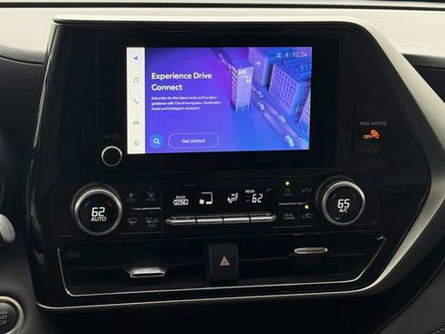 Certified 2025 Toyota Highlander LE image 18