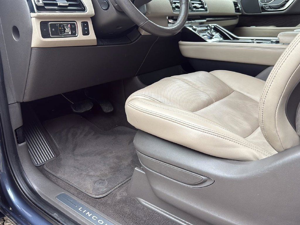 Used 2022 Lincoln Navigator L Reserve RWD image 15