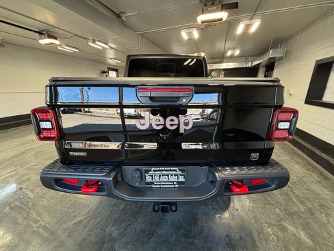 Used 2023 Jeep Gladiator Rubicon w/ LED Lighting Group image 10