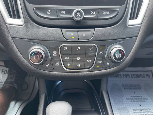 Used 2024 Chevrolet Malibu LT FWD image 16