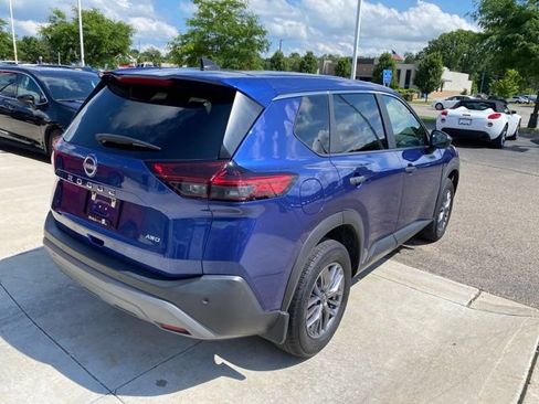 Used 2023 Nissan Rogue S AWD/4WD image 3