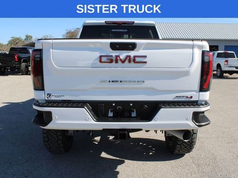 Used 2025 GMC Sierra 2500 AT4 w/ AT4 Premium Plus Package AWD/4WD image 10