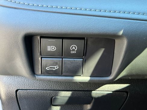 Used 2023 Toyota Highlander XLE image 30