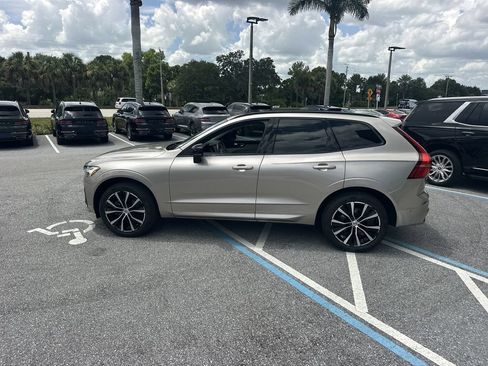 Used 2024 Volvo XC60 B5 Plus w/ Protection Package Premier AWD/4WD image 10