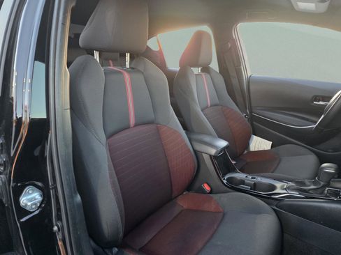 Used 2025 Toyota Corolla SE image 20