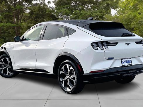 Certified 2022 Ford Mustang Mach-E Premium image 4