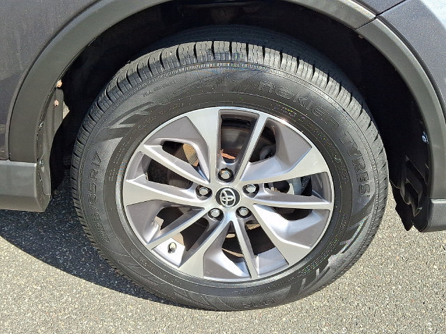 Used 2018 Toyota RAV4 XLE AWD/4WD image 8