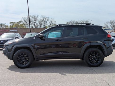 Used 2016 Jeep Cherokee Trailhawk w/ Cold Weather Group AWD/4WD image 6