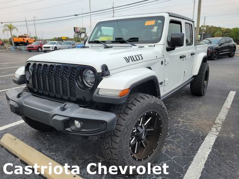 Used 2022 Jeep Gladiator Willys image 1
