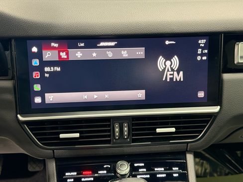 Certified 2023 Porsche Cayenne Platinum Edition AWD/4WD image 29