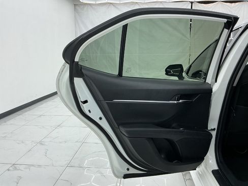 Used 2021 Toyota Camry SE FWD image 24