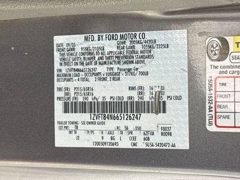 Used 2006 Ford Mustang Convertible RWD image 35