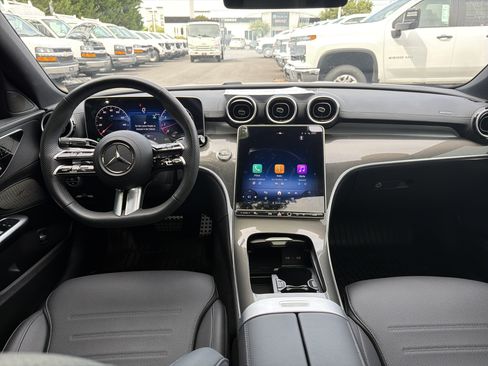 Used 2025 Mercedes-Benz C 300 4MATIC Sedan image 29
