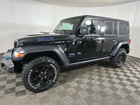 Used 2023 Jeep Wrangler Unlimited w/ Cold Weather Group AWD/4WD image 6