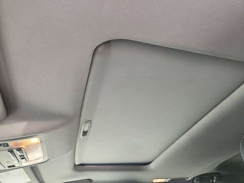 Used 2014 Toyota Highlander XLE AWD/4WD image 18