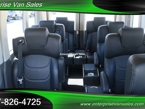 Used 2023 Ford Transit 350 XLT image 2