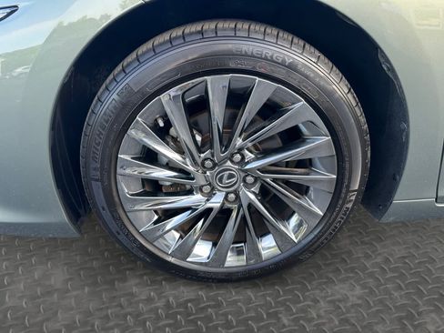 Used 2024 Lexus ES 350 w/ Accessory Package (Z1) FWD image 10