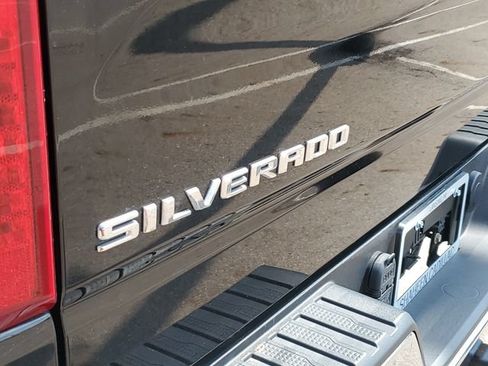 Used 2022 Chevrolet Silverado 1500 LT AWD/4WD image 32
