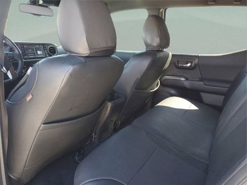 Used 2023 Toyota Tacoma TRD Sport w/ Technology Package image 5