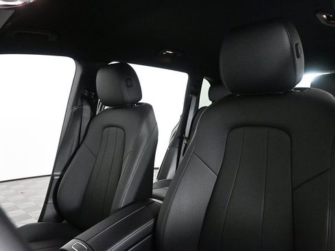 Used 2025 Mercedes-Benz GLB 250 image 5