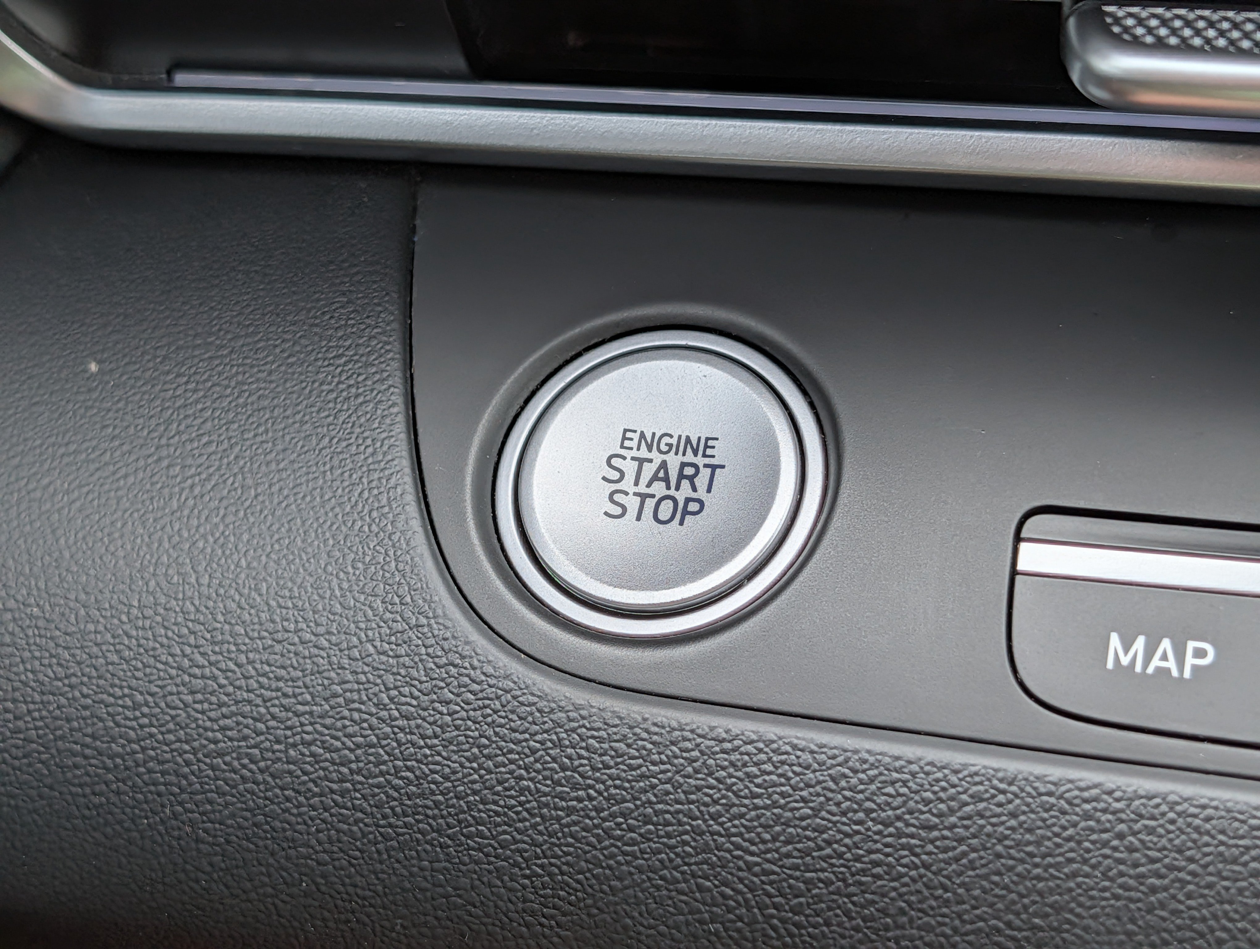 Used 2025 Hyundai Elantra Limited FWD image 29