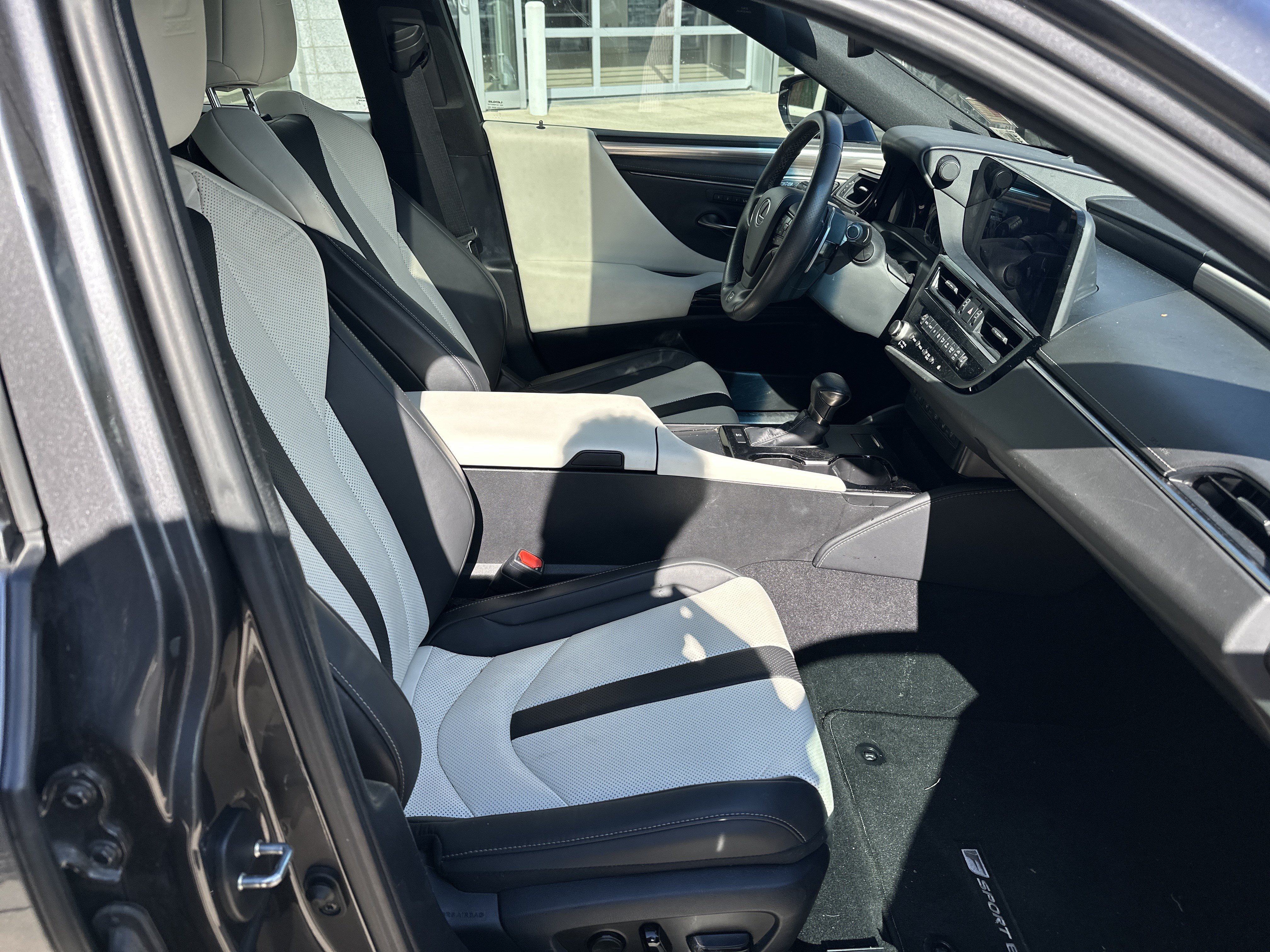 Used 2024 Lexus ES 350 F Sport w/ Accessory Package (Z2) FWD image 25