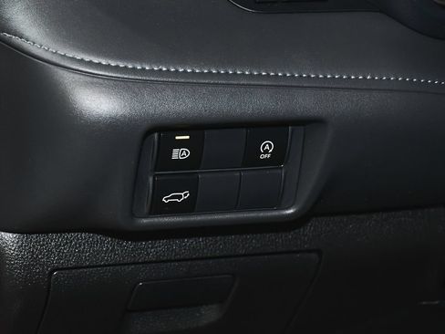 Used 2024 Toyota Highlander XSE AWD/4WD image 19