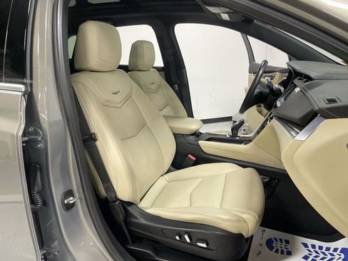 Used 2018 Cadillac XT5 Luxury w/ Driver Awareness Package image 27