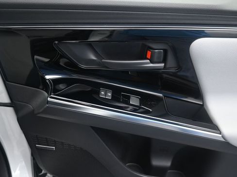 Certified 2023 Subaru Solterra AWD image 28