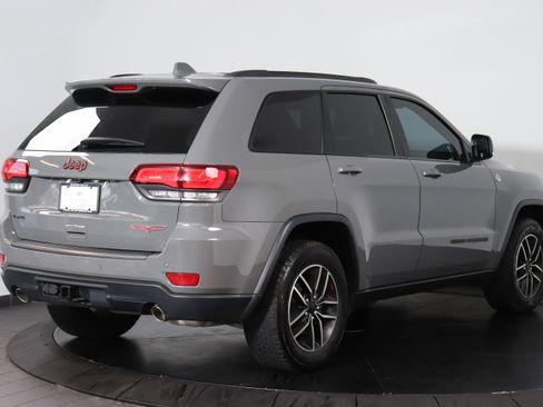 Used 2021 Jeep Grand Cherokee Trailhawk image 5
