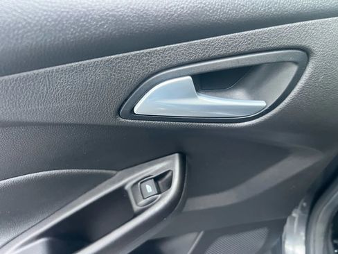 Used 2017 Ford Focus SE image 22