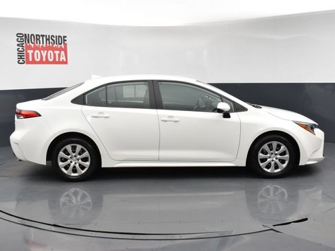 Used 2025 Toyota Corolla LE FWD image 5