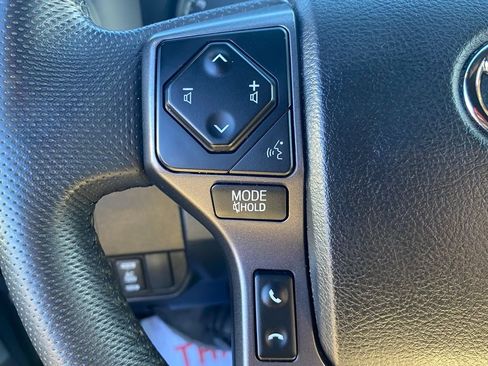 Used 2022 Toyota Tacoma TRD Off-Road image 26