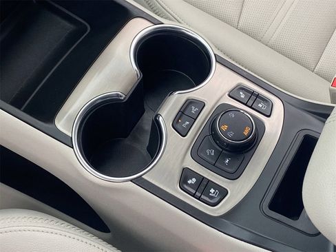 Used 2023 GMC Terrain Denali w/ Denali Premium Package image 30