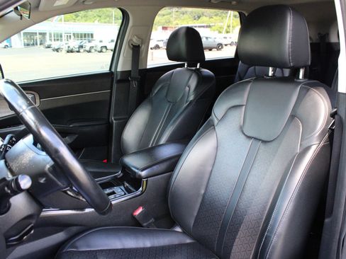 Used 2021 Kia Sorento EX w/ Panoramic Sunroof Package AWD/4WD image 15