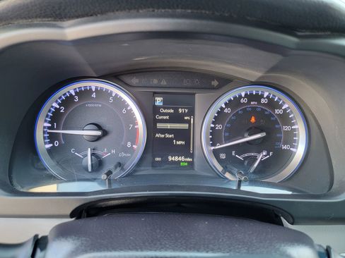 Used 2018 Toyota Highlander XLE image 29