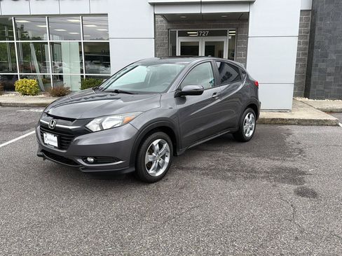 Used 2017 Honda HR-V EX image 2
