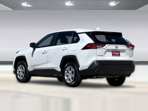 Used 2024 Toyota RAV4 LE AWD/4WD image 3