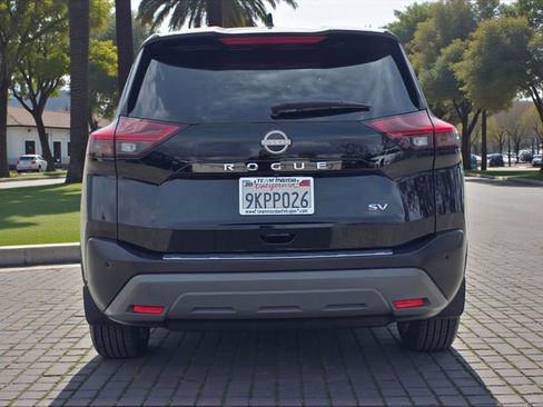 Used 2023 Nissan Rogue SV FWD image 6