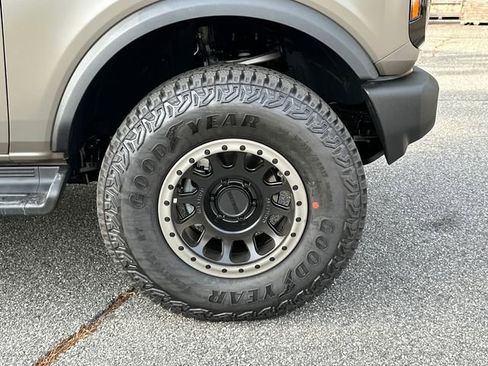 New 2025 Ford Bronco Outer Banks w/ Sasquatch Package AWD/4WD image 12