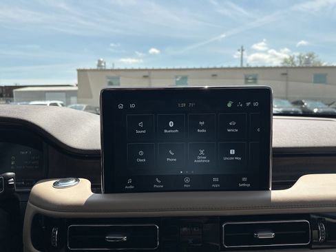 Used 2023 Lincoln Aviator Reserve w/ Equipment Group 201A AWD/4WD image 71