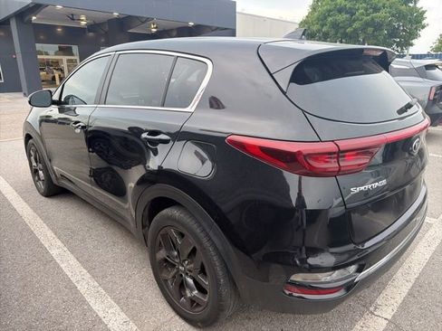 Used 2022 Kia Sportage LX w/ LX FWD Value Edition Package image 3