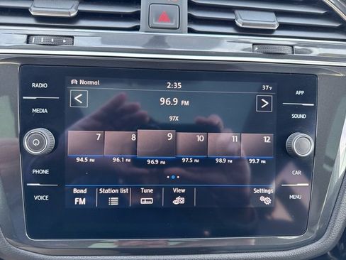 Used 2019 Volkswagen Tiguan SE image 23