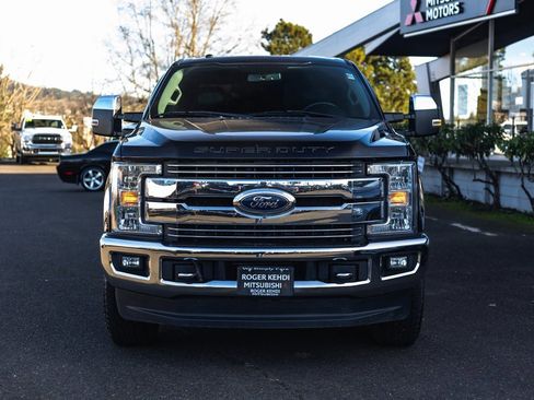 Used 2017 Ford F350 Lariat w/ Chrome Package image 5