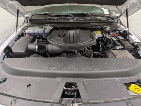 Used 2025 RAM 1500 Laramie AWD/4WD image 26