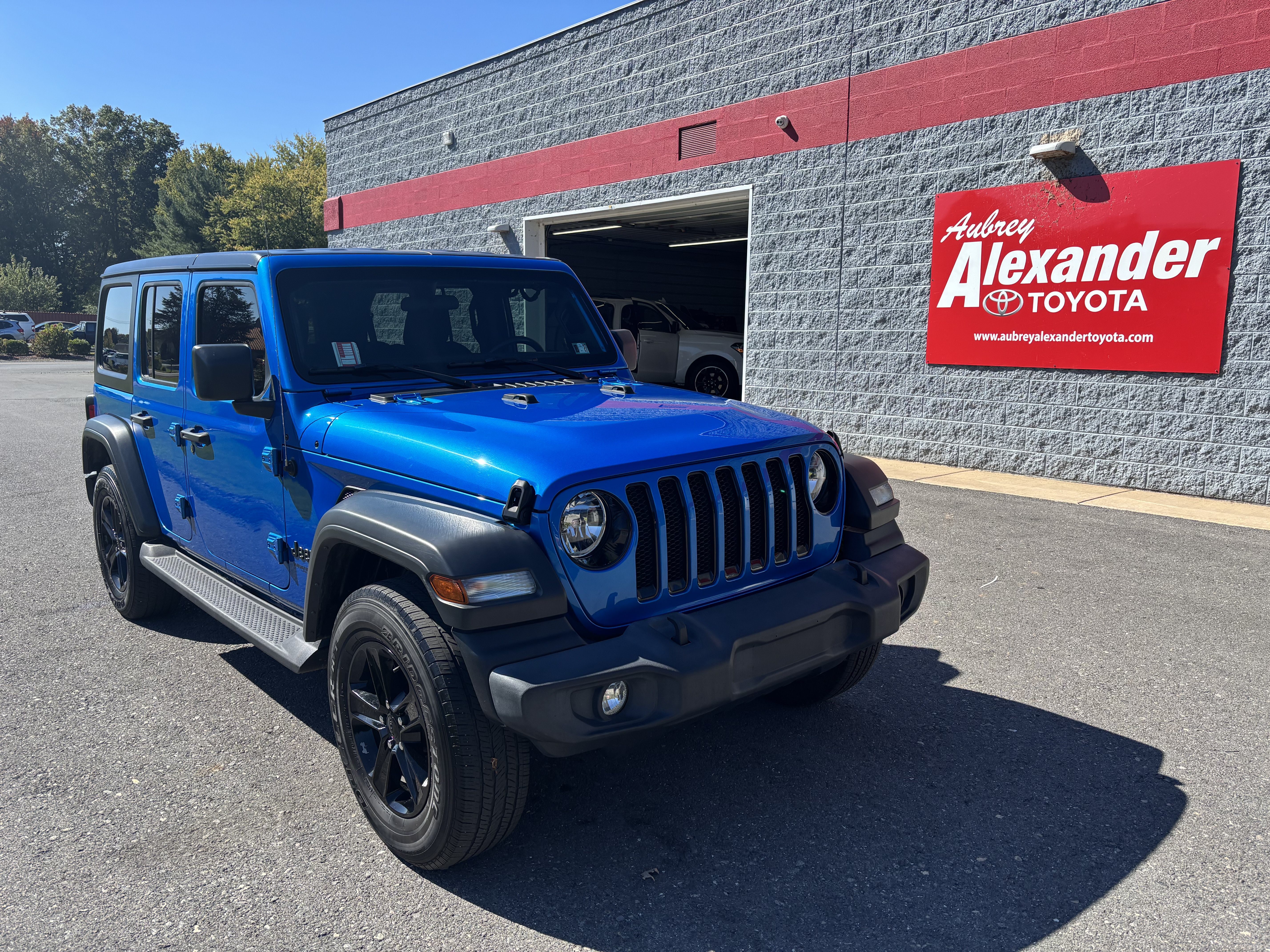 Used 2021 Jeep Wrangler Unlimited Sport w/ Dual Top Group AWD/4WD image 1
