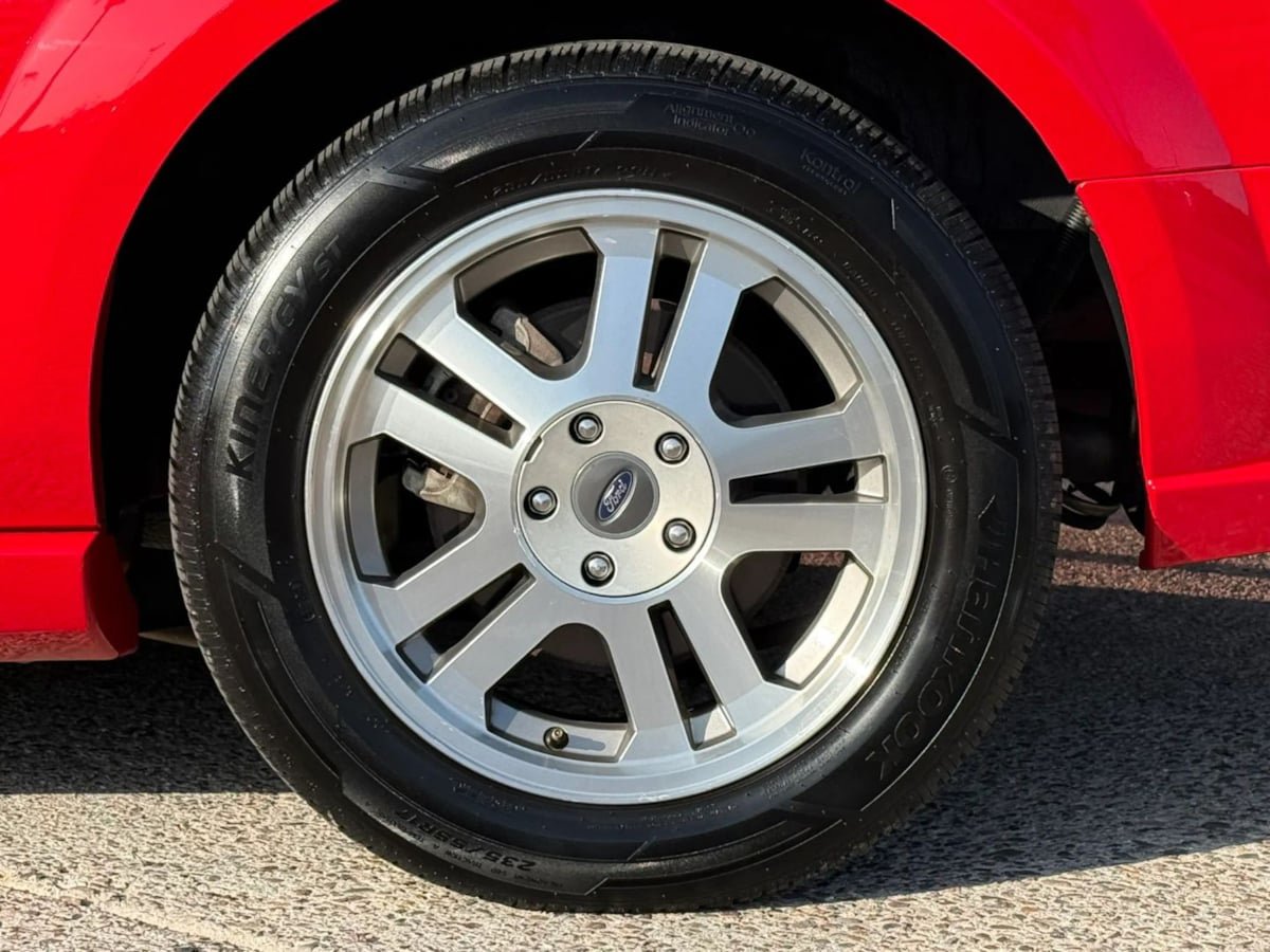 Used 2005 Ford Mustang GT Premium RWD image 22