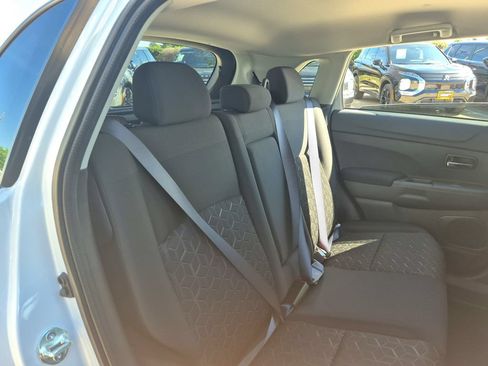 Used 2016 Mitsubishi Outlander GT AWD/4WD image 25