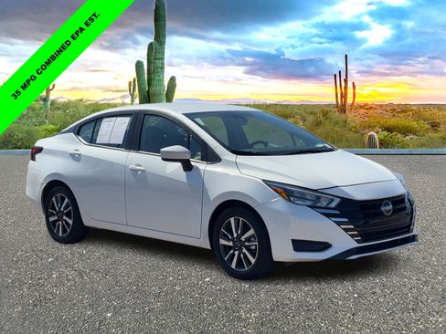 Used 2025 Nissan Versa SV image 7