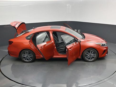 Certified 2022 Kia Forte GT-Line w/ GT-Line Premium Package FWD image 18